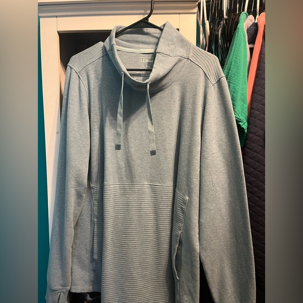 Llbean Pullover. NWT.